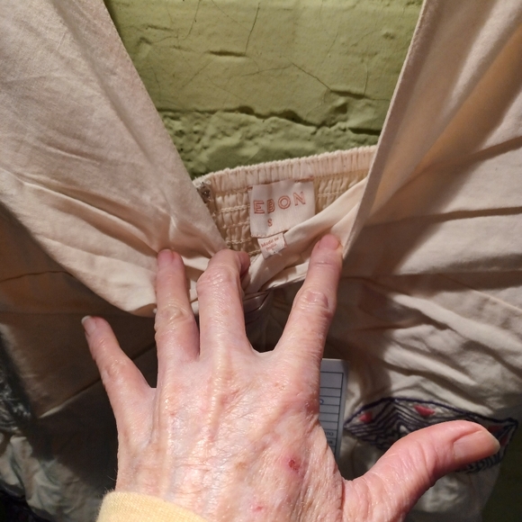 NEW ! ciebon Embroidered Cream Women's Top - Picture 4 of 6